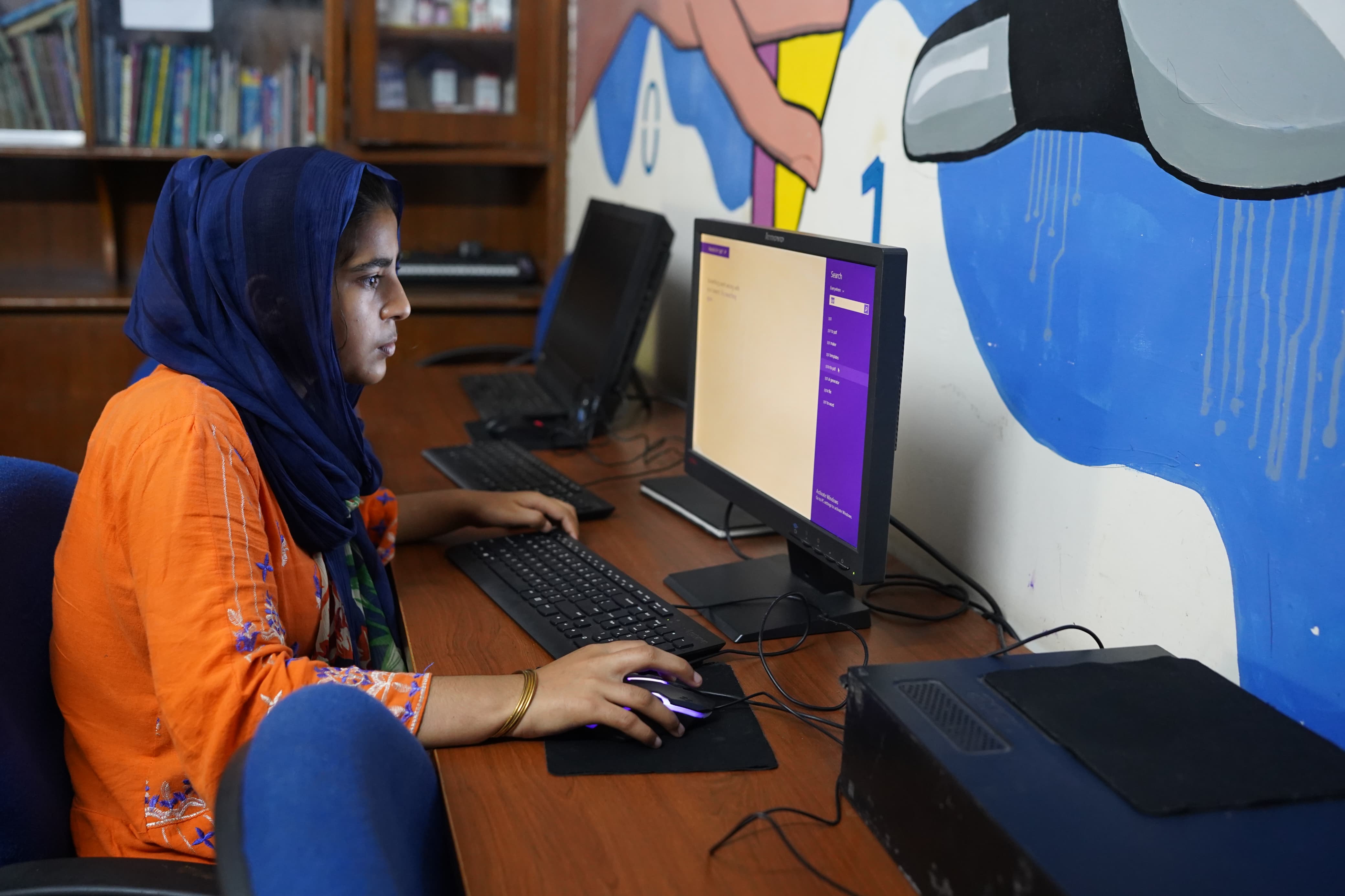 Emotional support for vulnerable girls in Pakistan